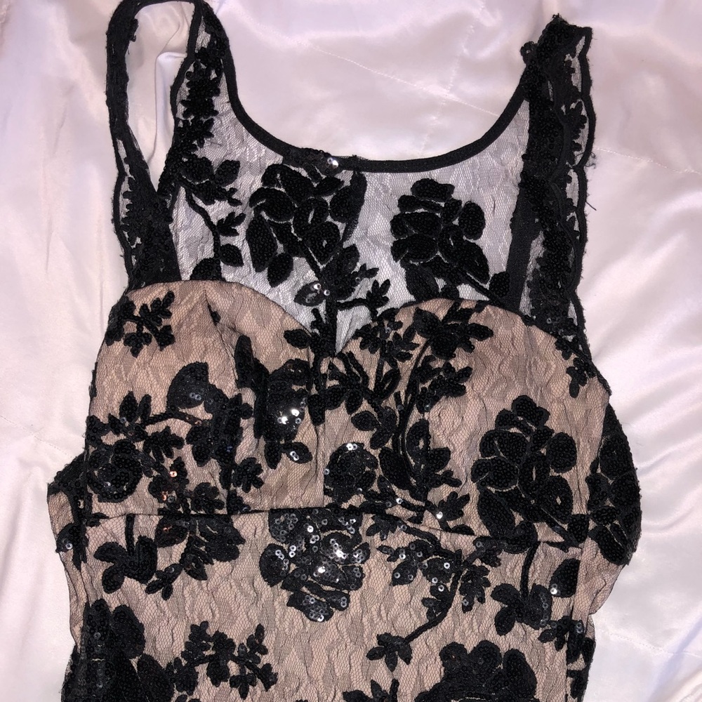 Lace Form-fitting Prom Dress - Picture 2 of 7